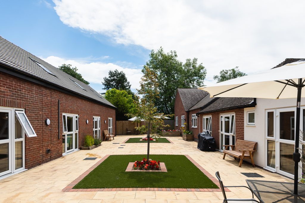 Cederhouse Patio